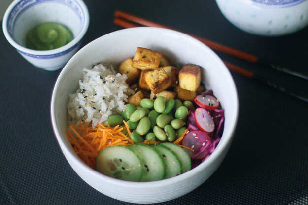 kokosrijstbowl met garnalenballetjes